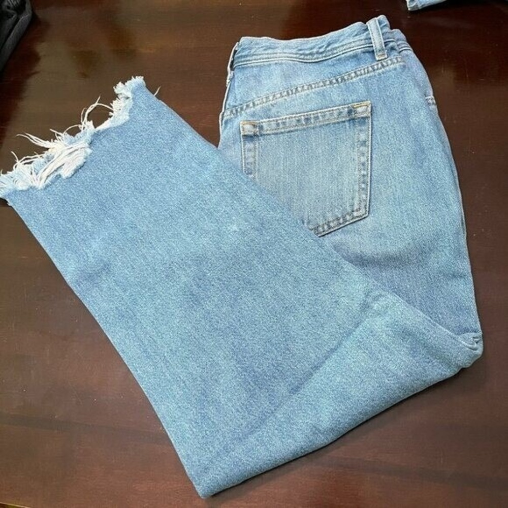 Free People Maggie Mid Rise Straight Jeans Medium Wash Distressed Size 28